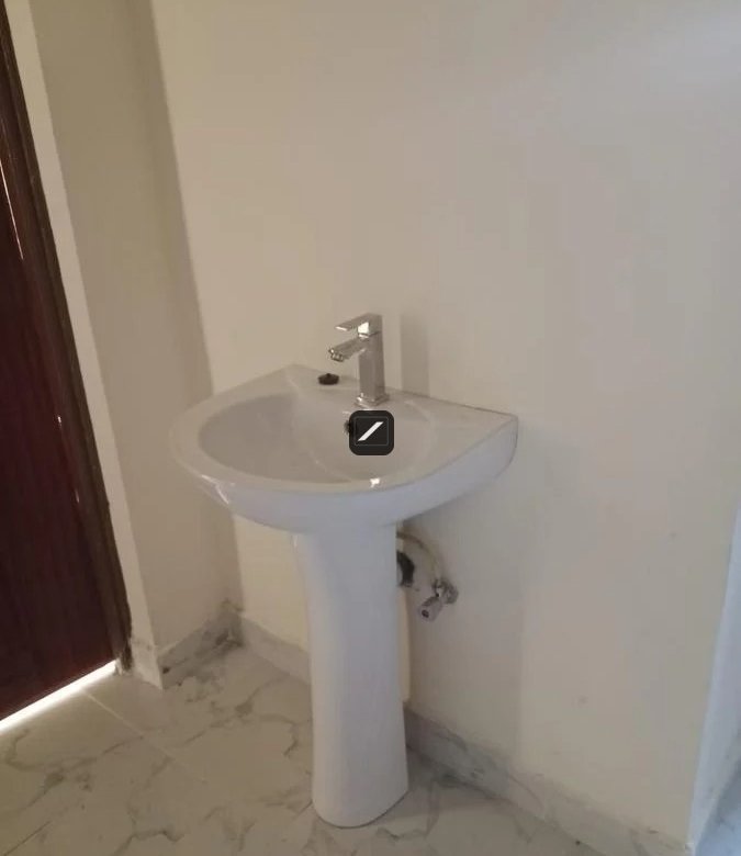 675