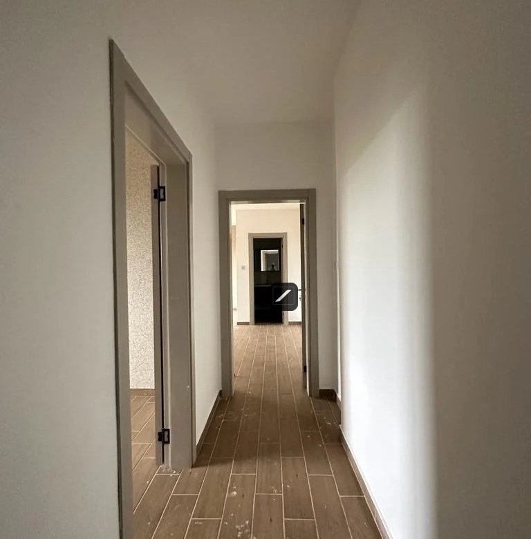 768