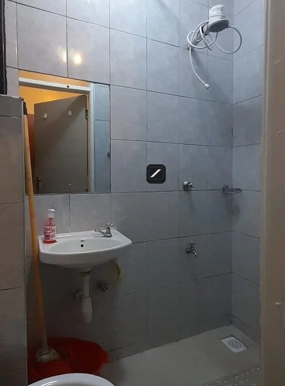 576
