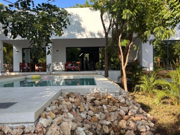 Imgi 11 e0568c4f 1000 412a a193 dc81c390ecf9