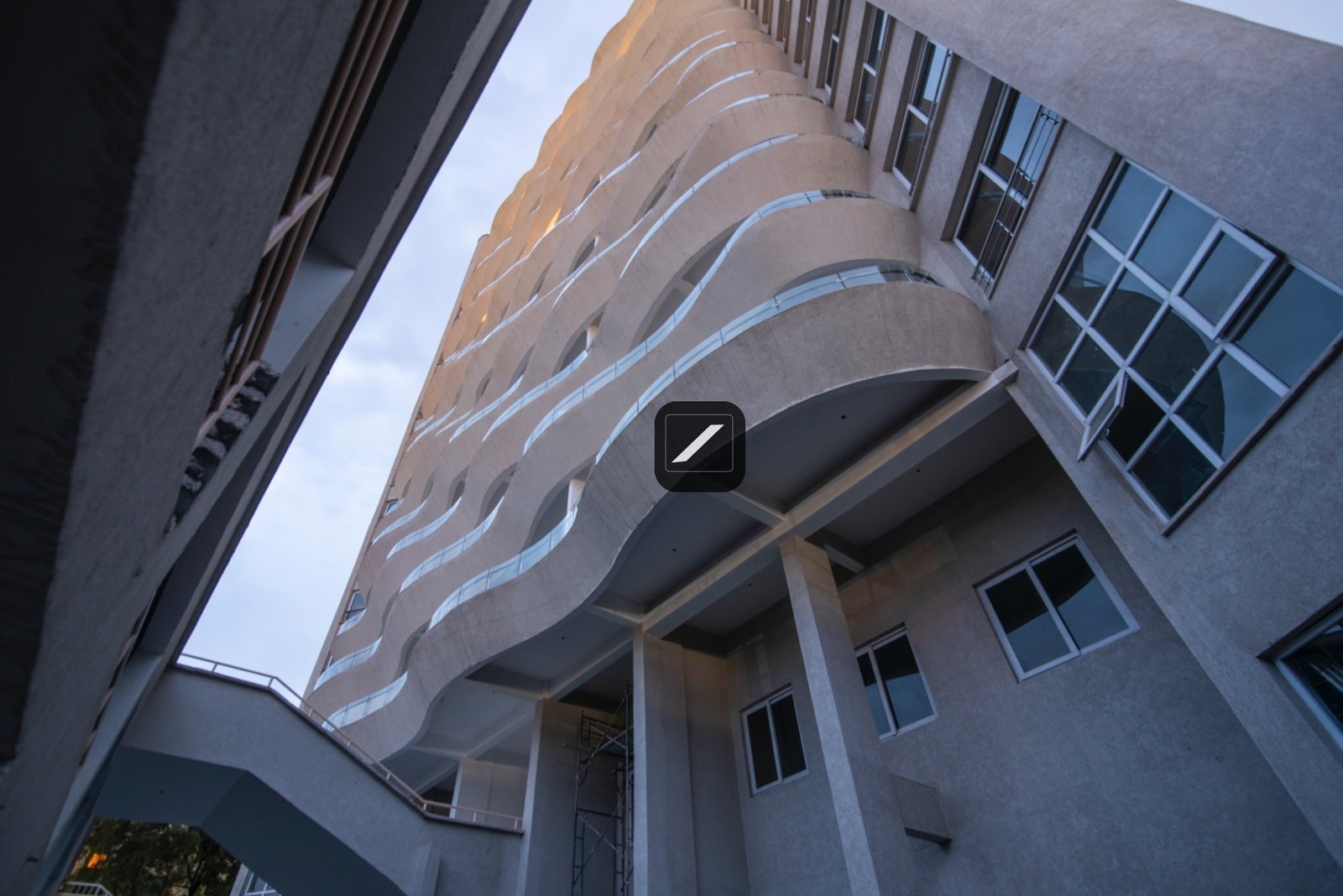 imgi_107_2193747_H_29